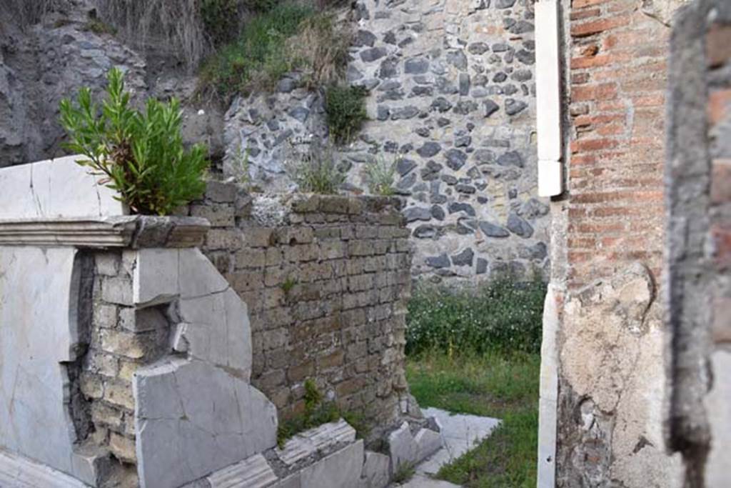 Herculaneum, April 2007. Looking north-west towards statue base. Photo courtesy of Nicolas Monteix.